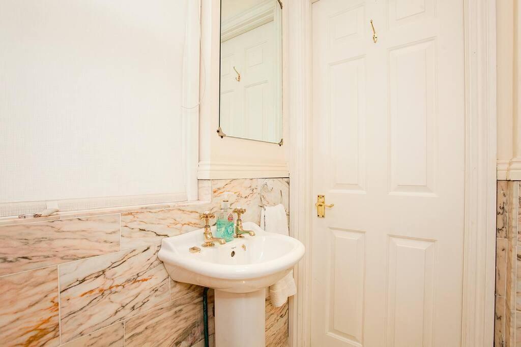 Bright 2 Bedroom Flat In Central Londyn Zewnętrze zdjęcie